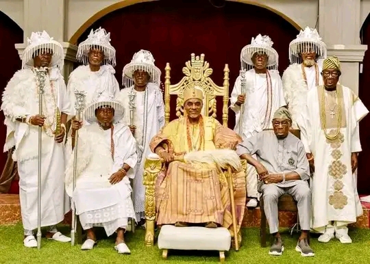 Behold! Olowu of Owu-Abeokuta and his Iwarefas